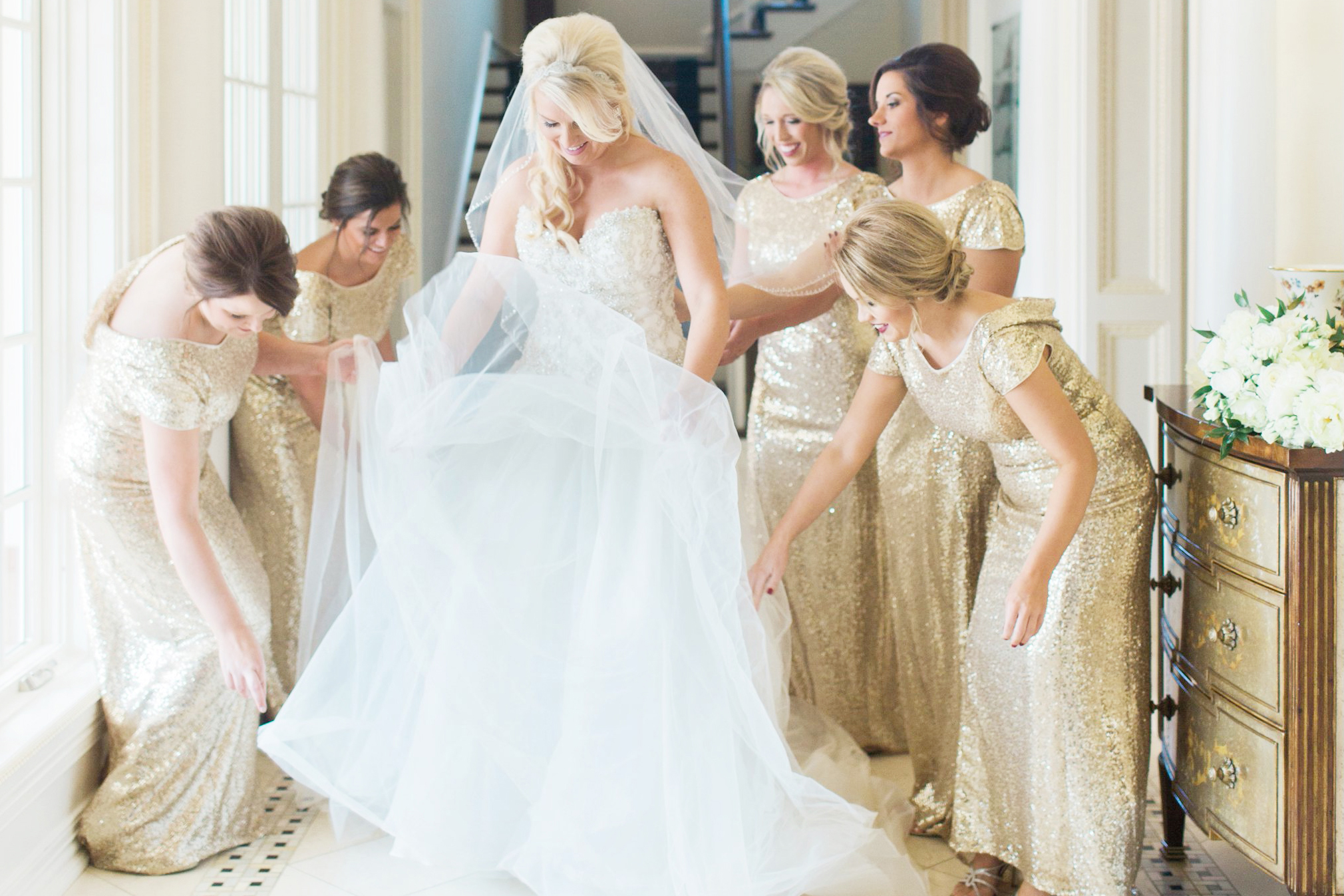 A White and Gold Arkansas Wedding | Hunter & Ashley