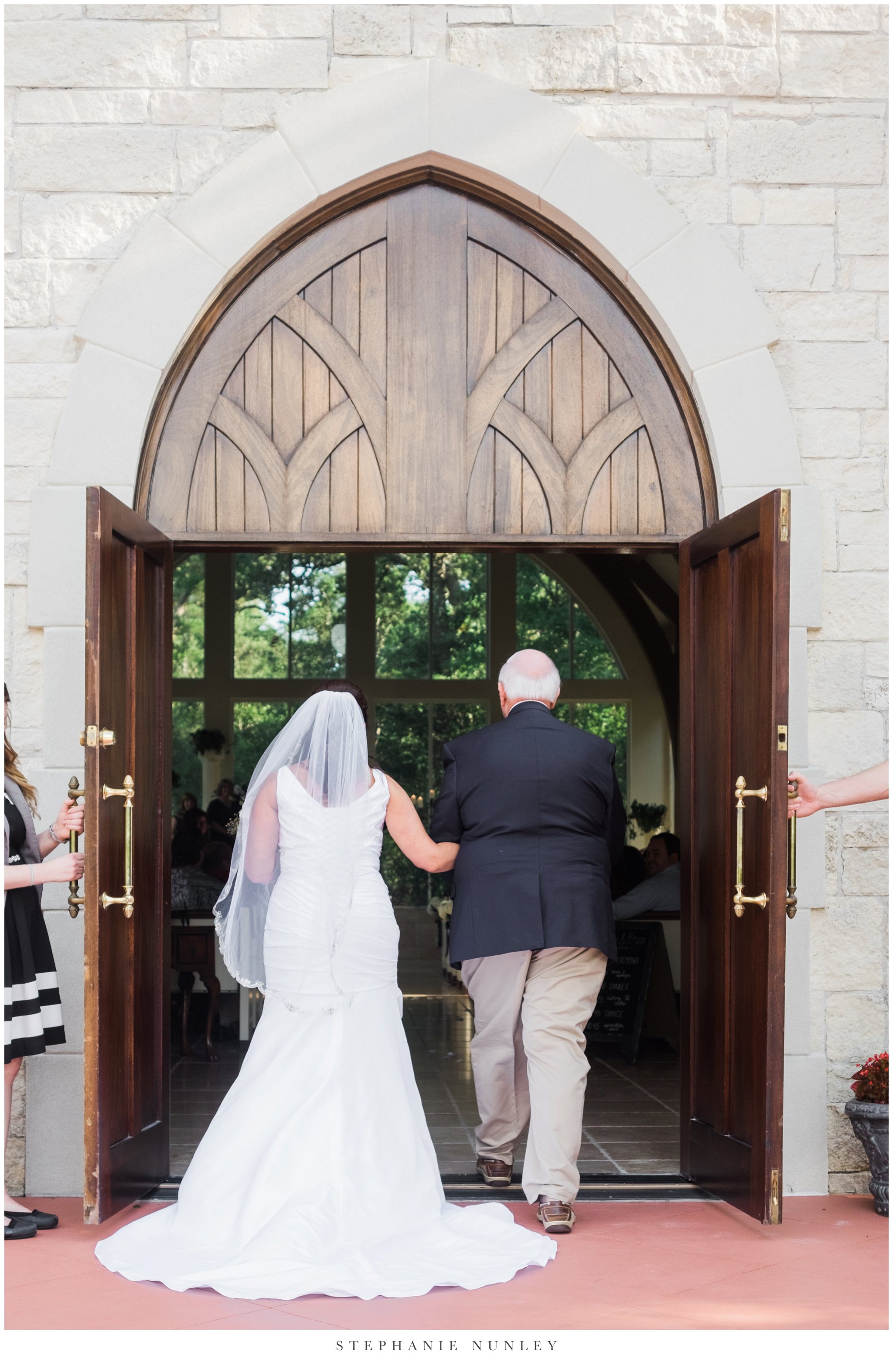 glass-chapel-wedding-photos-0064.jpg