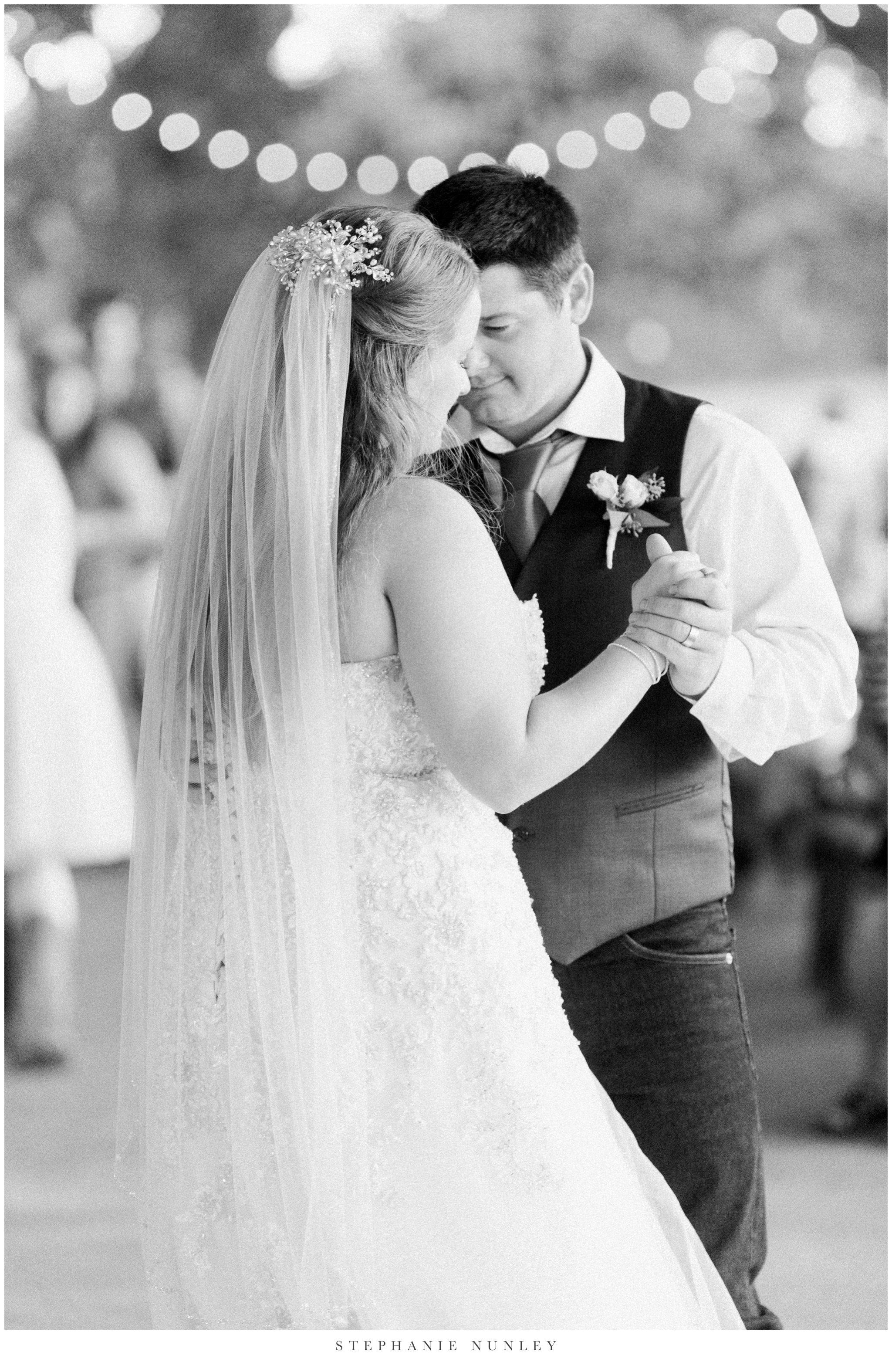 blue-and-blush-arkansas-wedding-0058.jpg