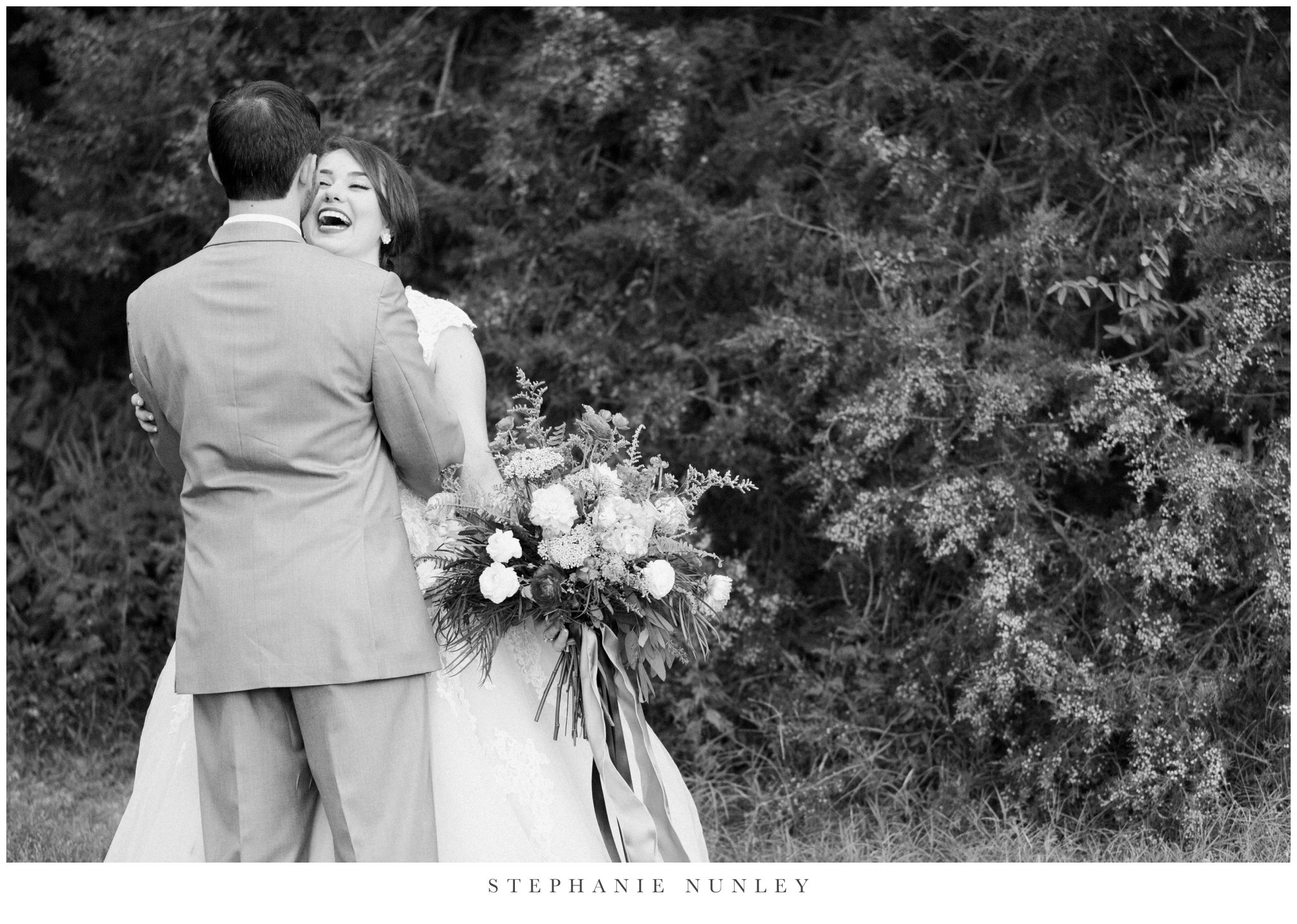 arkansas-wedding-with-lush-wildflower-bouquet-0143.jpg
