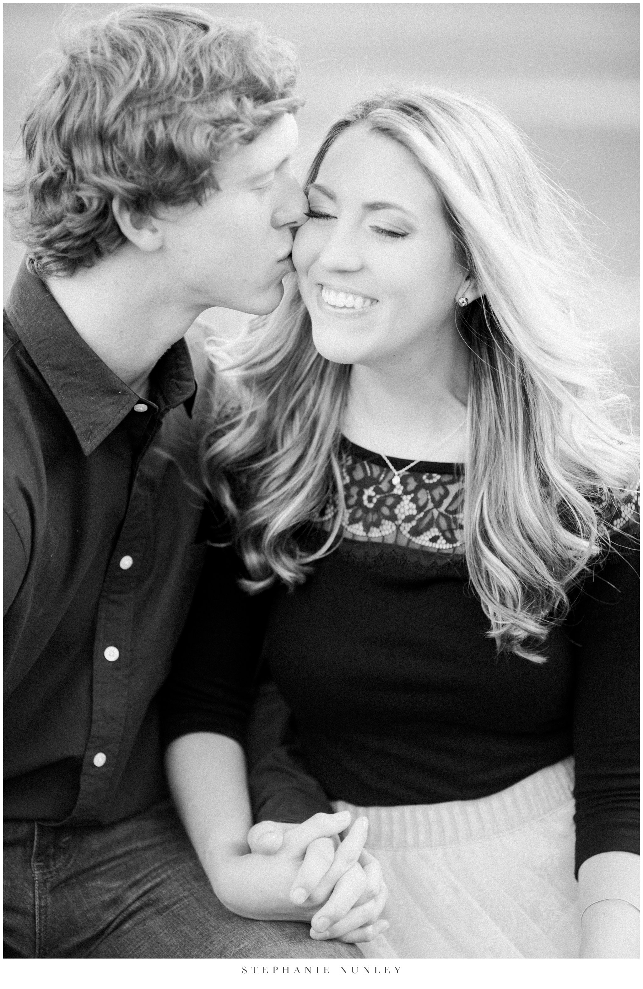 lake-fayetteville-arkansas-engagement-photos_0008.jpg