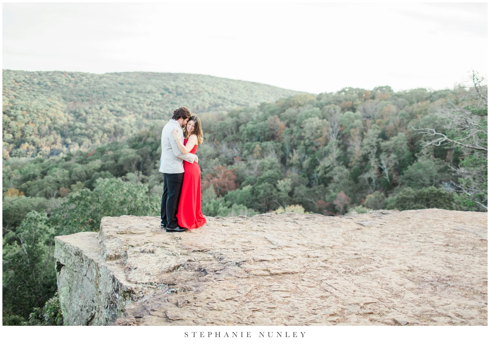 yellow-rock-devils-den-engagement-photos-0017.jpg