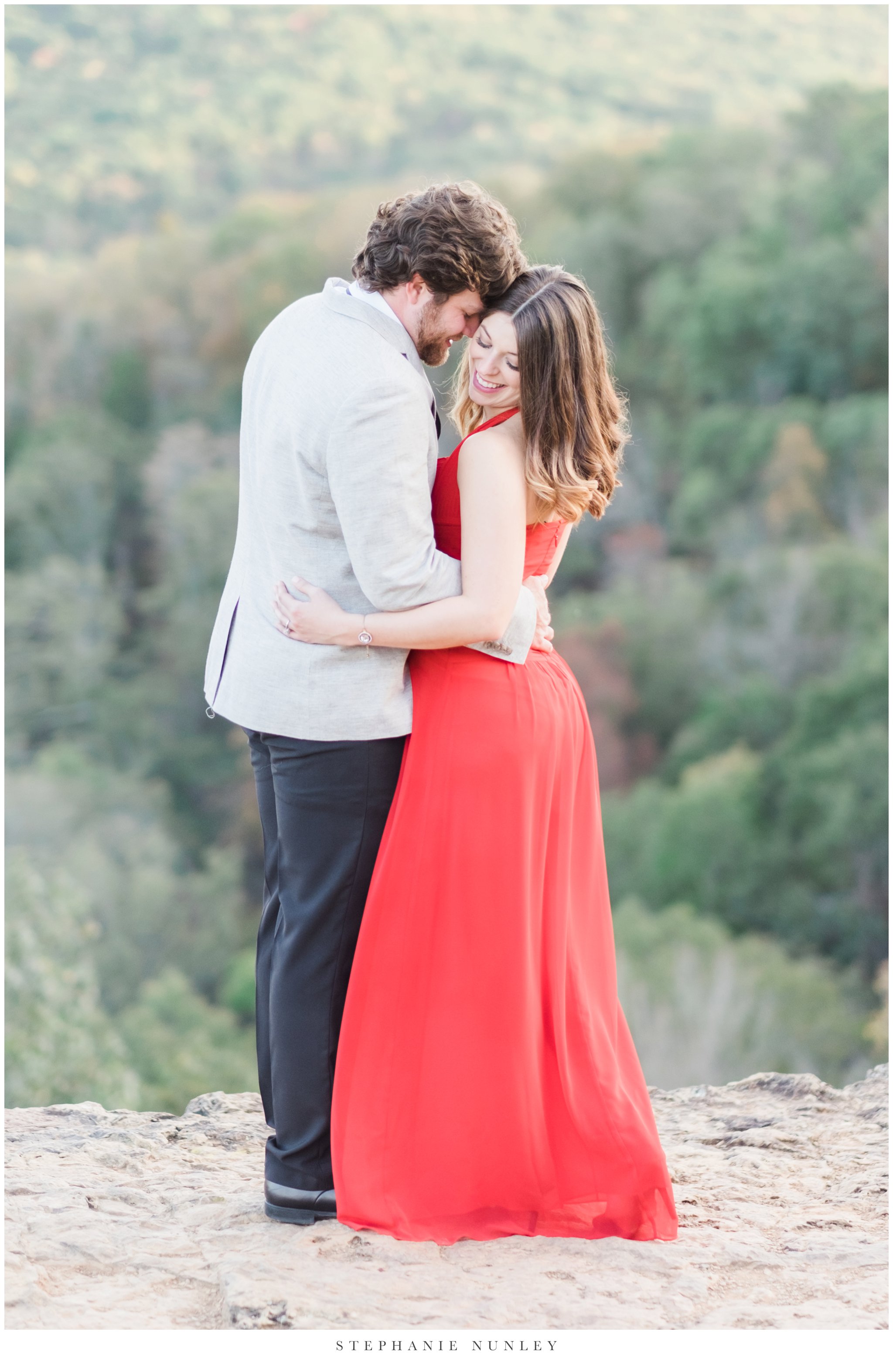 yellow-rock-devils-den-engagement-photos-0025.jpg