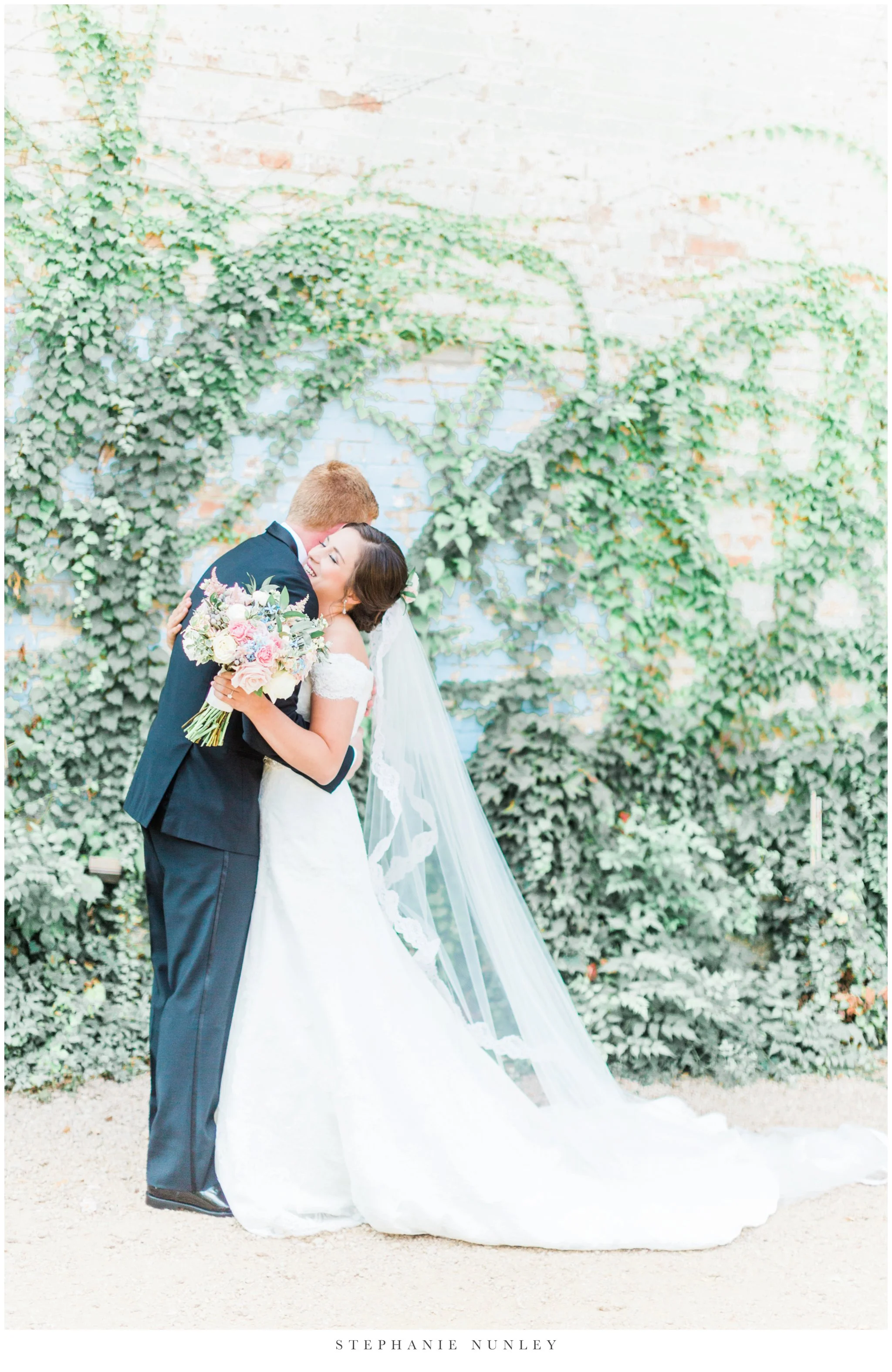 modern-romantic-arkansas-wedding-photos-0019.jpg