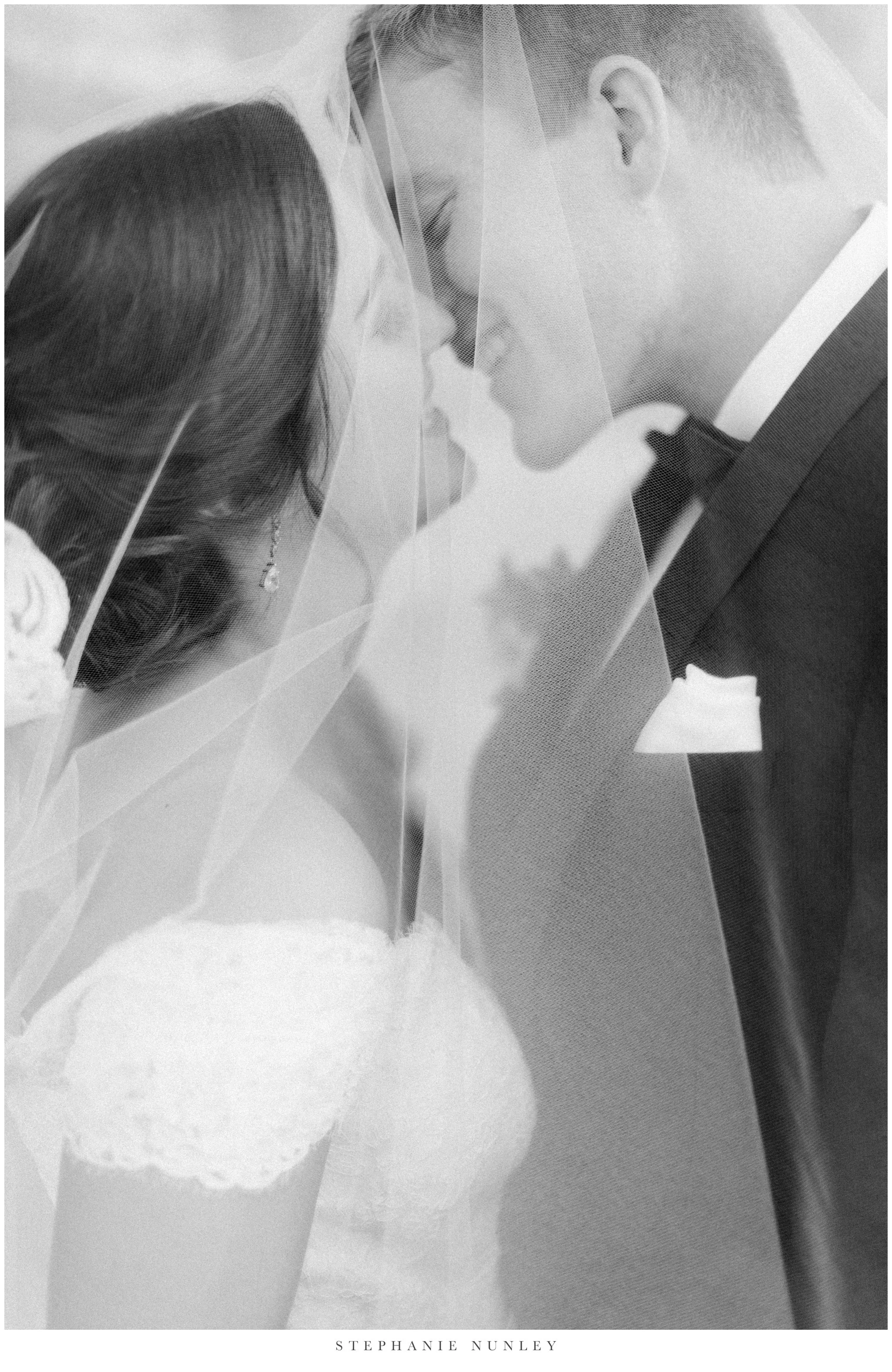 modern-romantic-arkansas-wedding-photos-0038.jpg