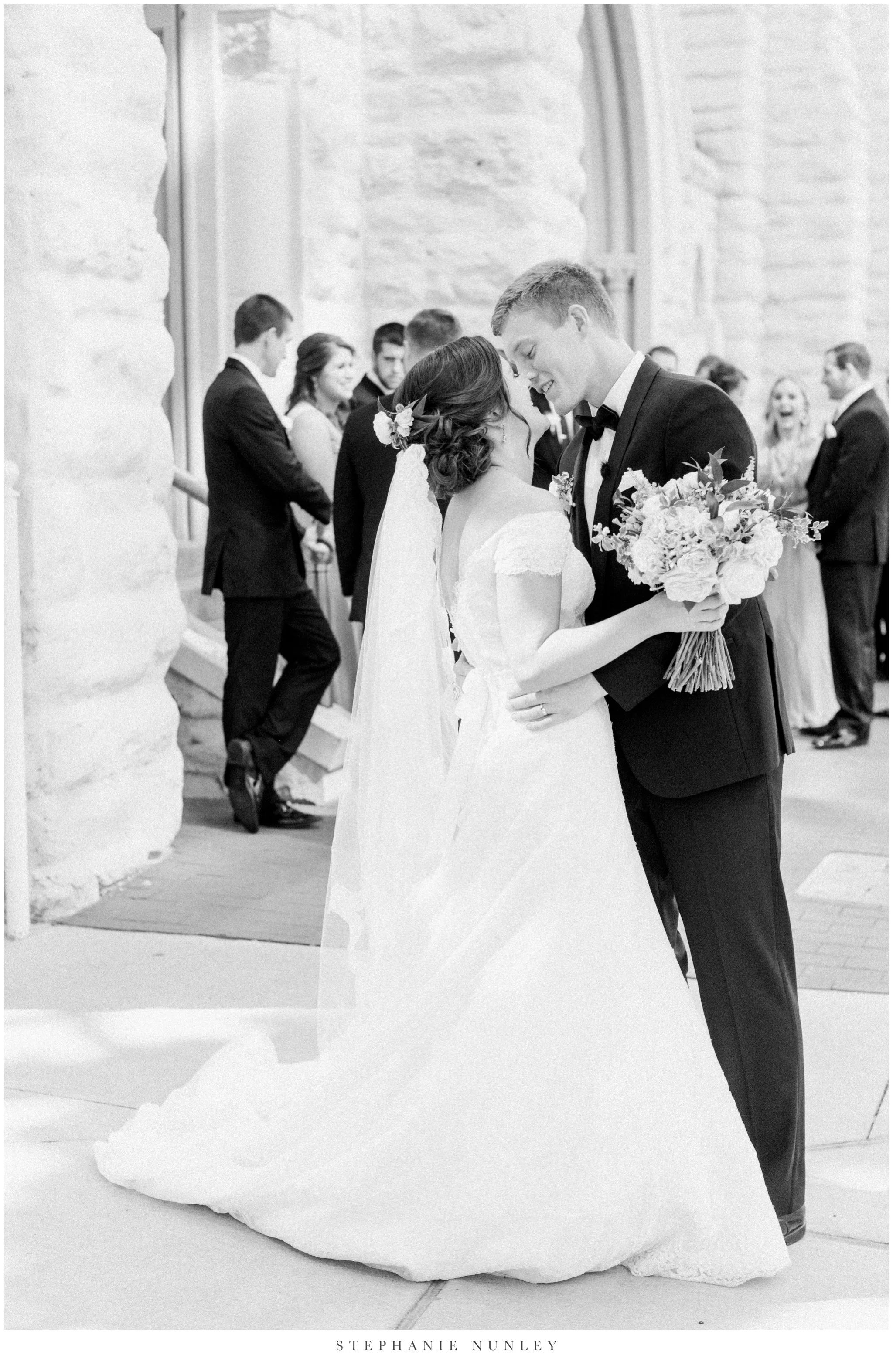 modern-romantic-arkansas-wedding-photos-0067.jpg