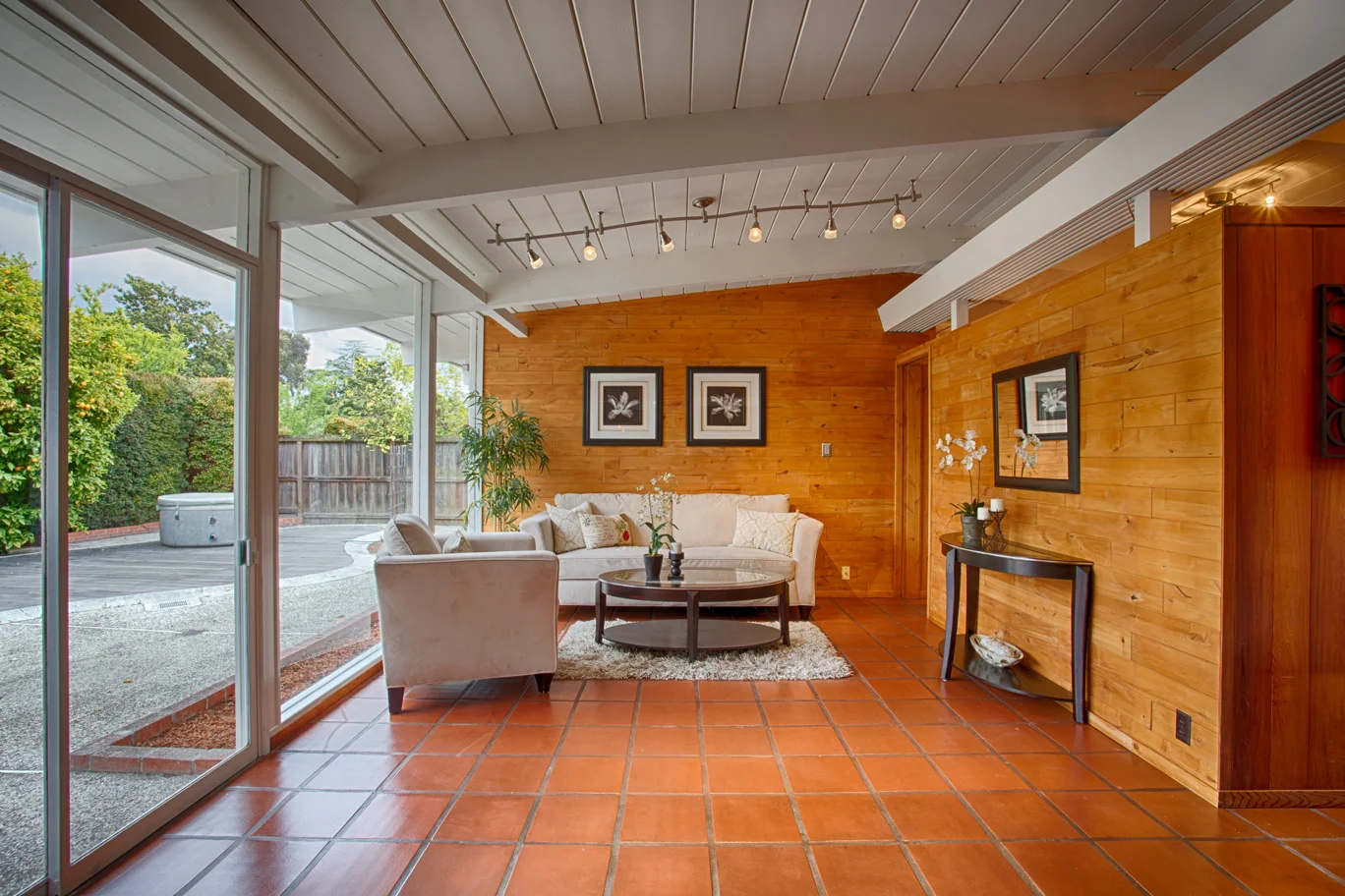 Livingroom-1A.jpg