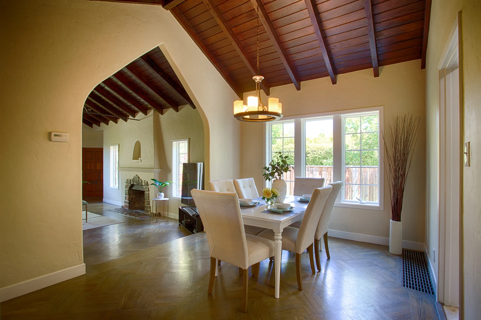 Dining-1B.jpg