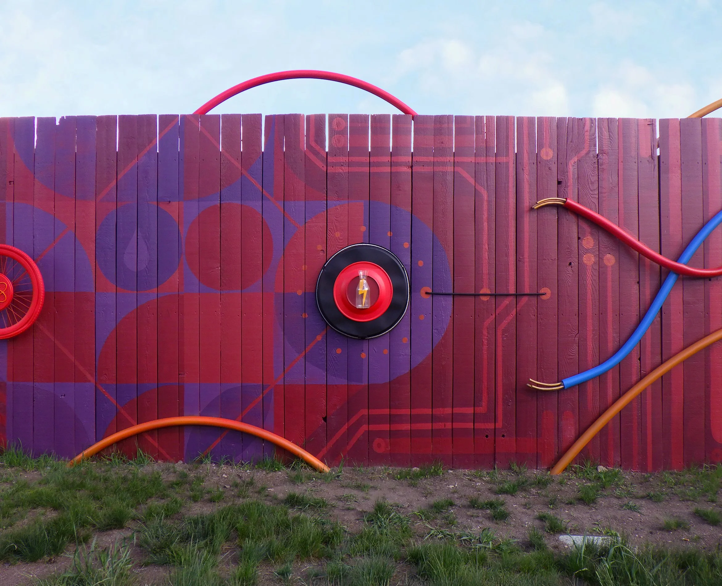 Cesen_Silverthorne-Fence_Red_07_1900px.jpg