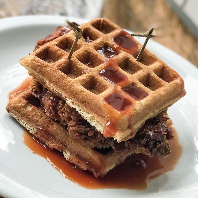 dinner tonight? deviled fried chicken &amp; buttermilk waffles draped in maple bbq sauce. it doesn&rsquo;t suck🙌🏻 #catchy. #timeouttrayspecials #sofriggingood #nightoff #wedeliver🚐🚙