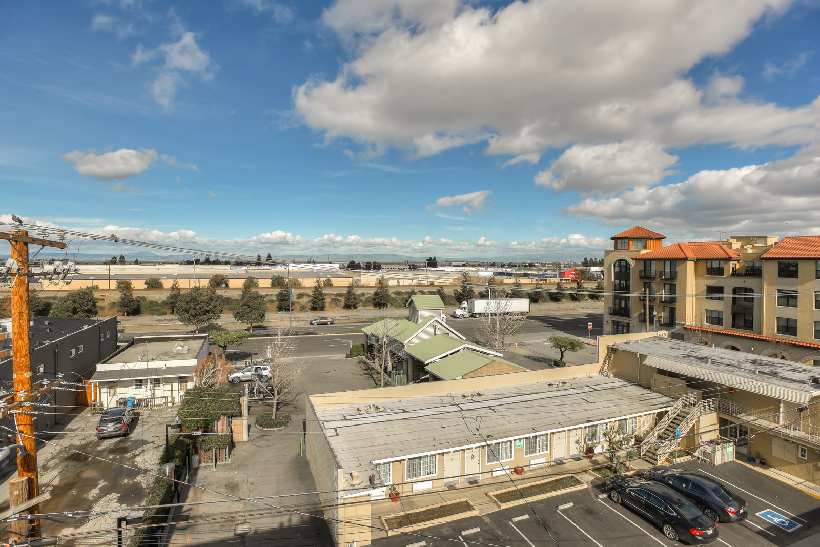 57_F8977_Laurel_St58_mls.jpg
