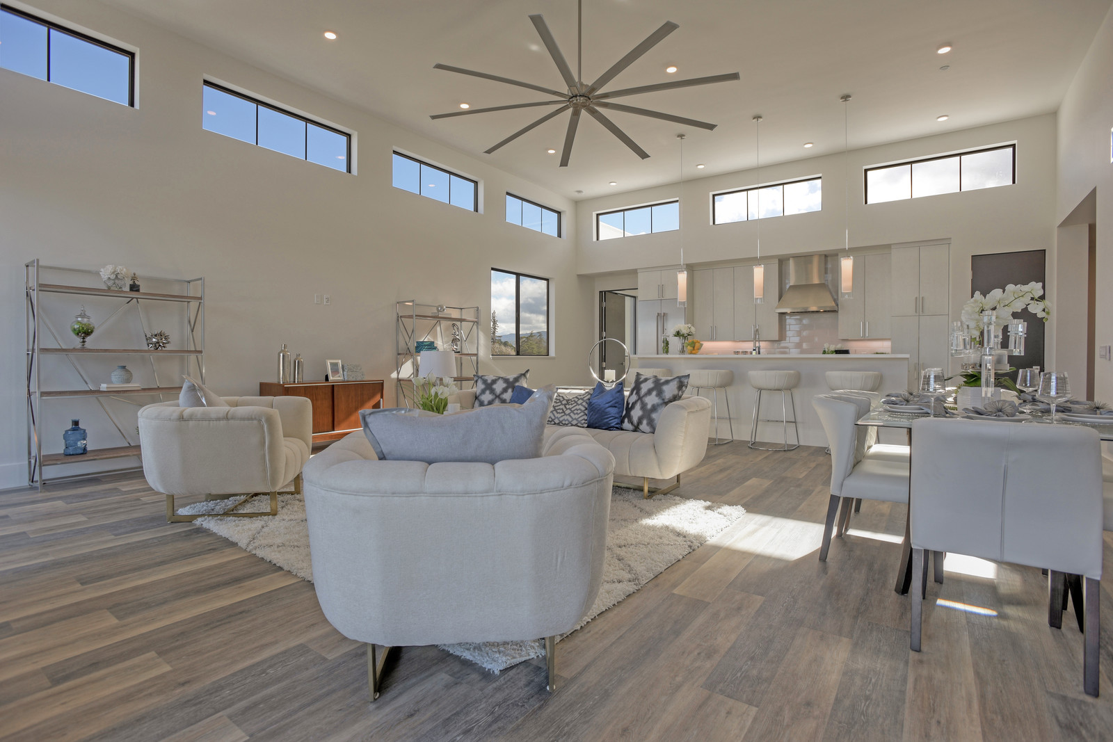 05_F8977_Laurel_St1_mls.jpg