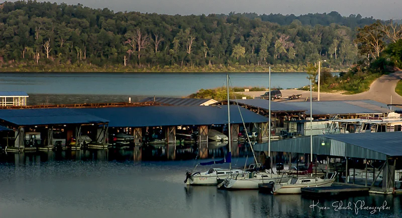Pontiac_Cove_Marina_on_Bull_Shoals_Lake.jpg