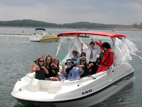 Pontiac_Cove_Marina_on_Bull_Shoals_Lake-1.jpg