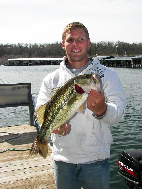 fishing_at_Pontiac_Cove_Marina_on_Bull_Shoals_Lake.jpg