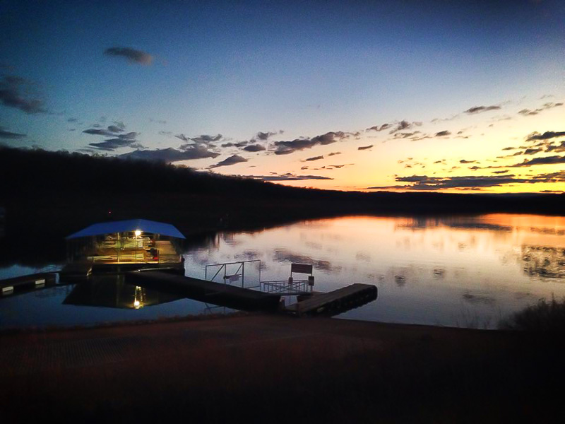 Pontiac_Cove_Marina_on_Bull_Shoals_Lake.jpg