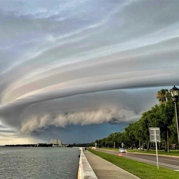 #clouds #tampa #tampabay Amazing clouds on Bayshore Blvd. yesterday morning. Then came the storm. Fantastic.