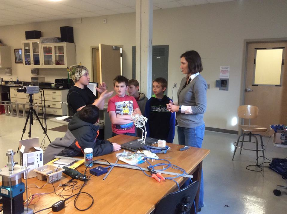 Giving middle school students a tour of the University of Montana Flight Lab. Photo by Bret Tobalske.