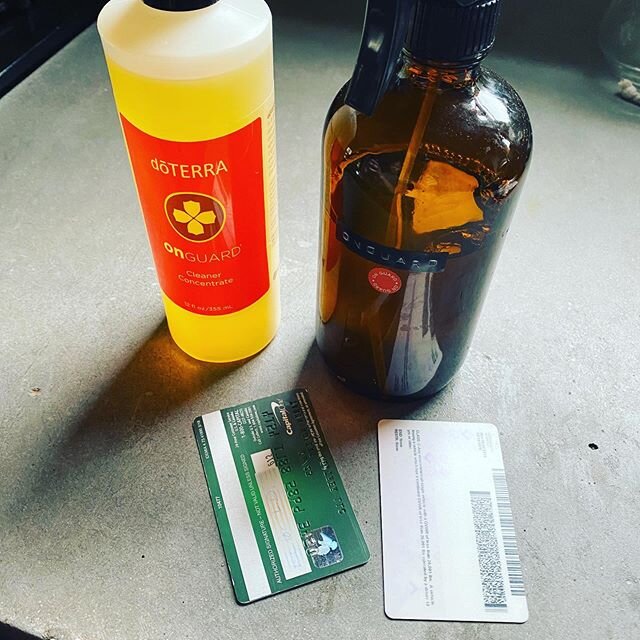 Disinfecting my credit cards and such with OnGuard Cleaner Concentrate. Thinking of doing a live class on our fb page &amp; IG - what are schedules like and who wants to talk oils?
Also if you&rsquo;re local I can make you a sample size OnGuard clean