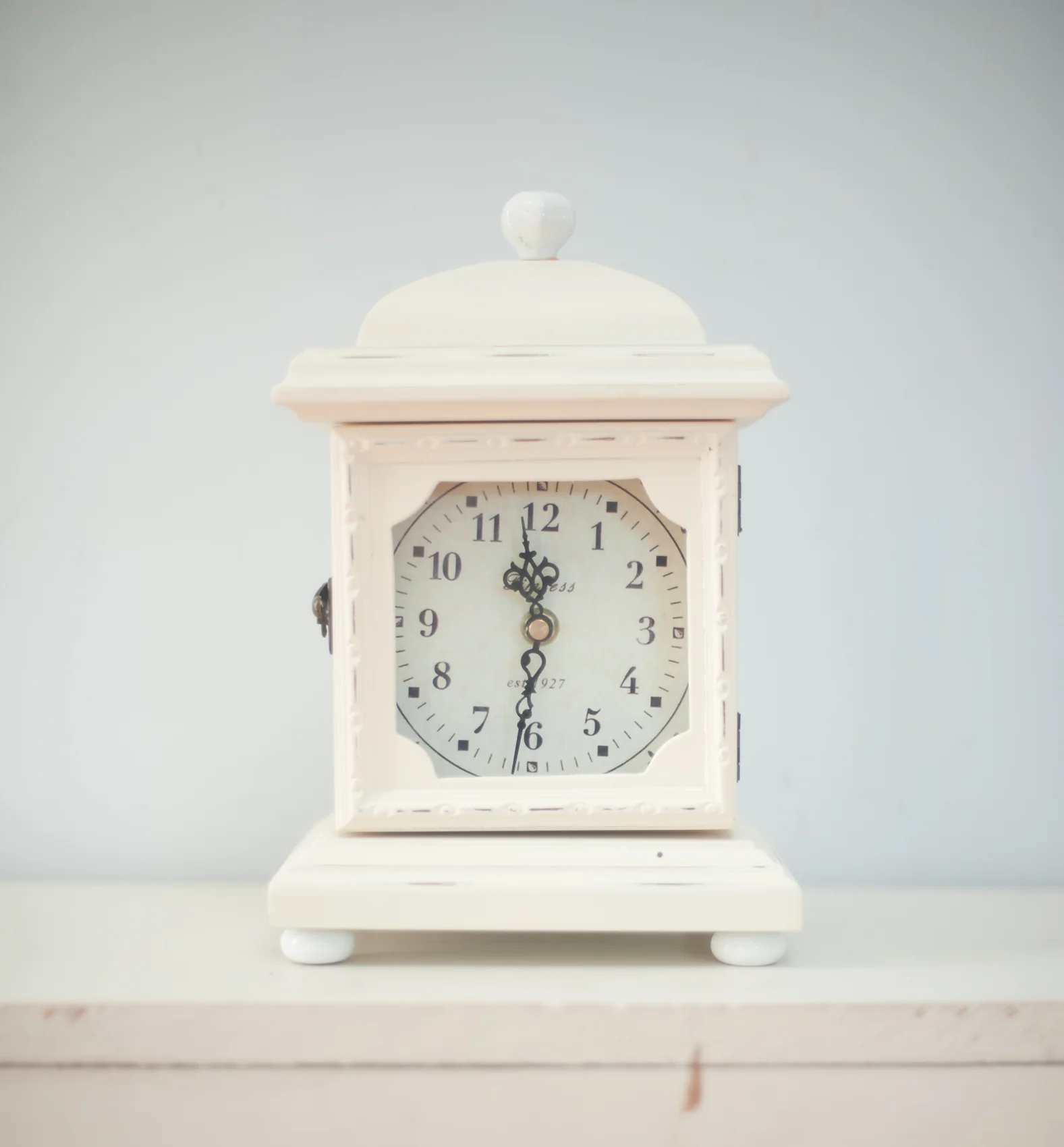 How To Live In The Present & Let Go Of The Past