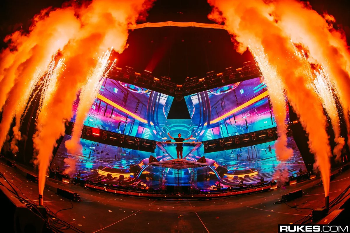 ZEDD-EchoTour-2.jpg