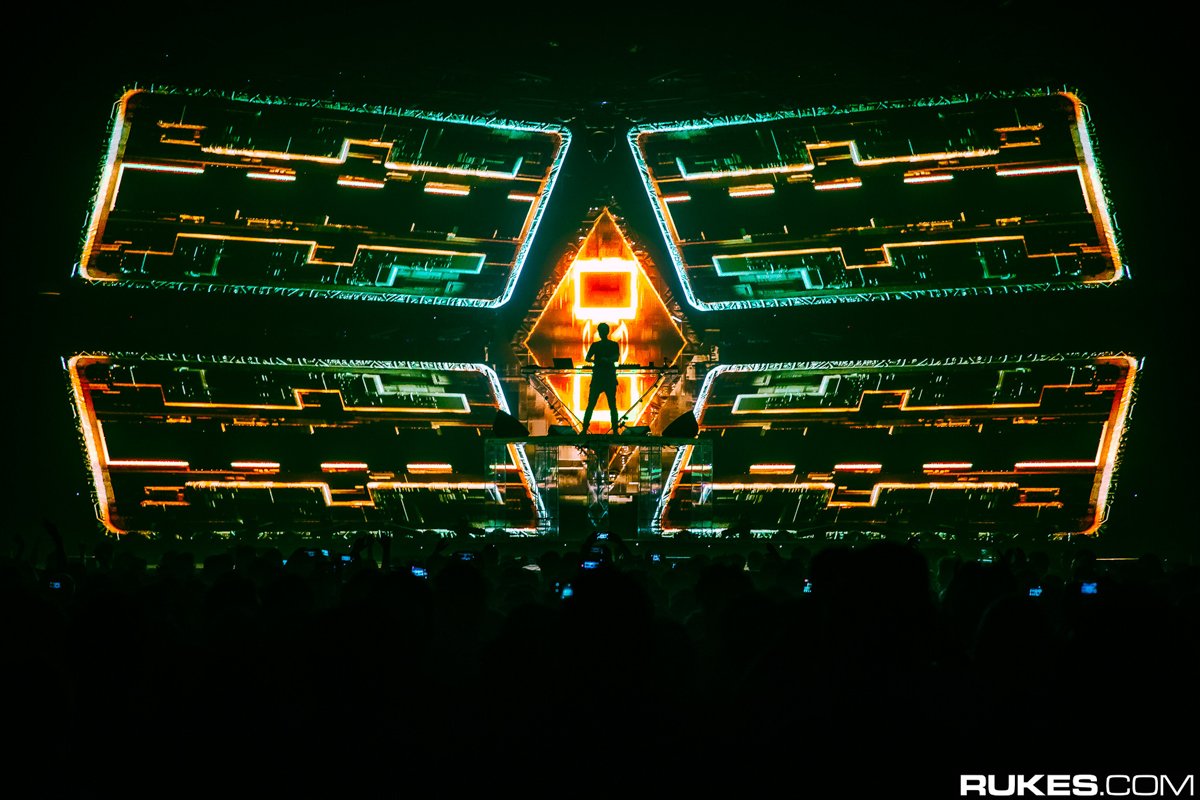 ZEDD-EchoTour-5.jpg