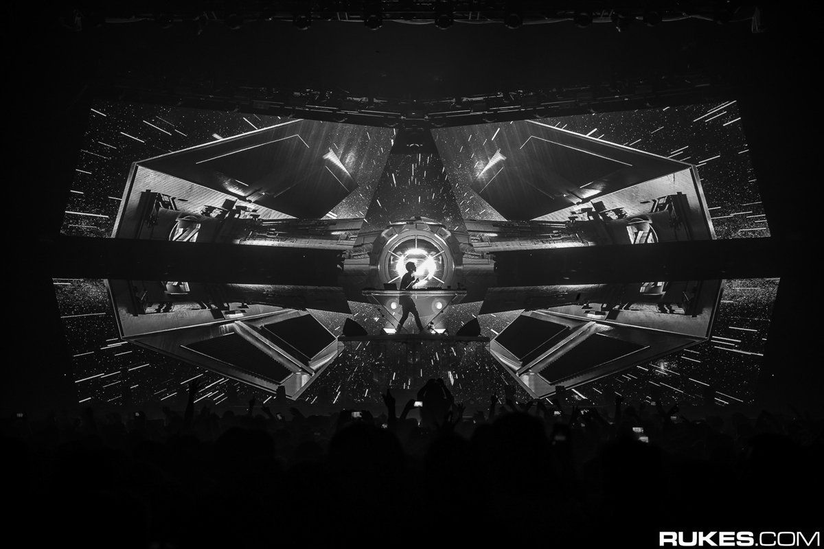 ZEDD-EchoTour-8.jpg
