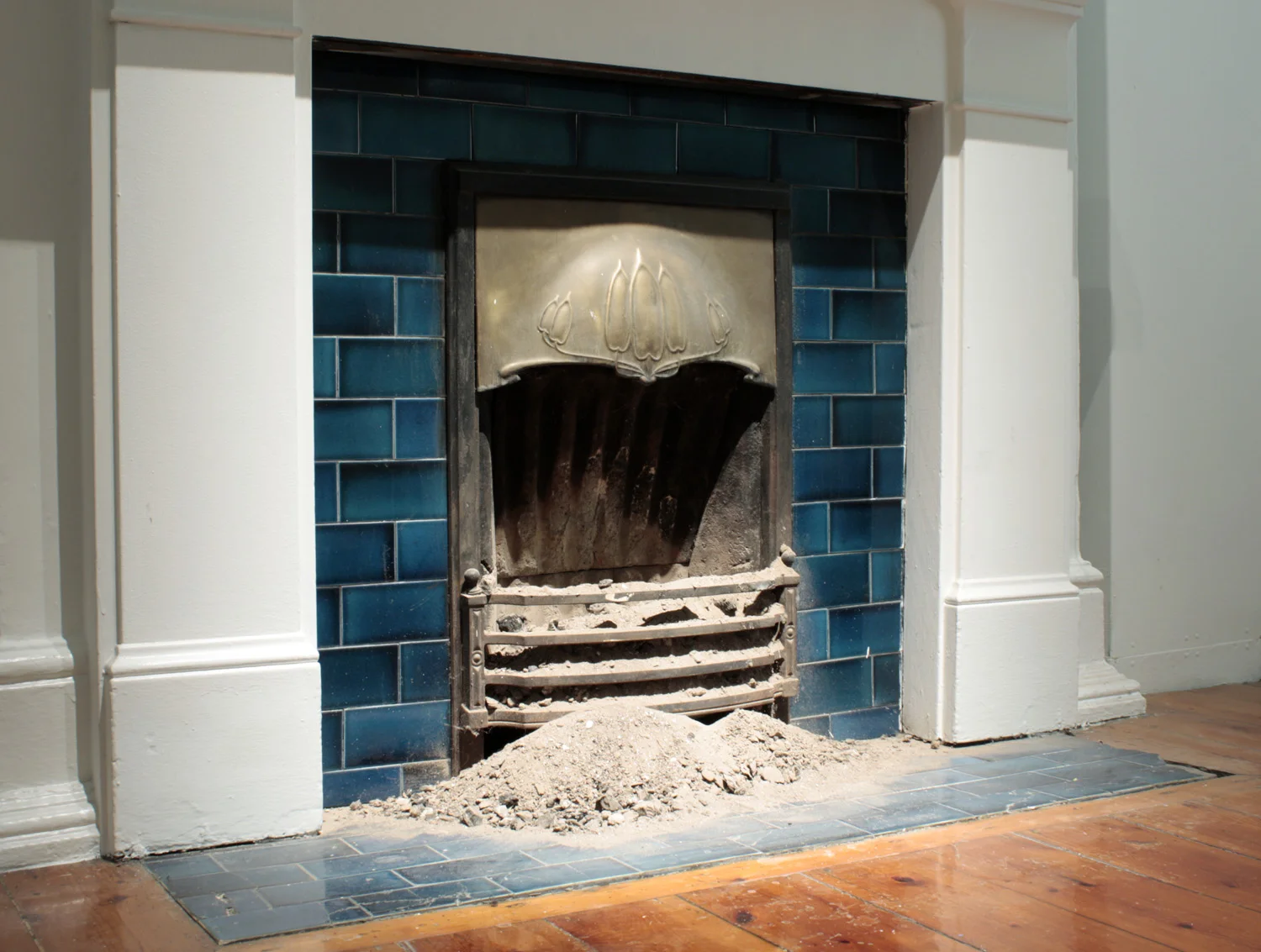 Hearth, Linden New Art 2009