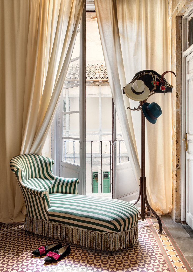 Cortinas claras y poco tupidas. Vía AD
