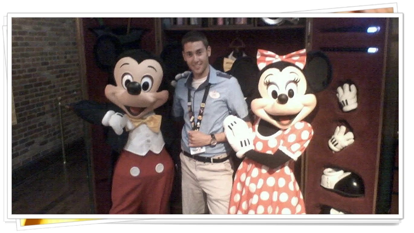 Mickey Minnie Character Attendent.jpg