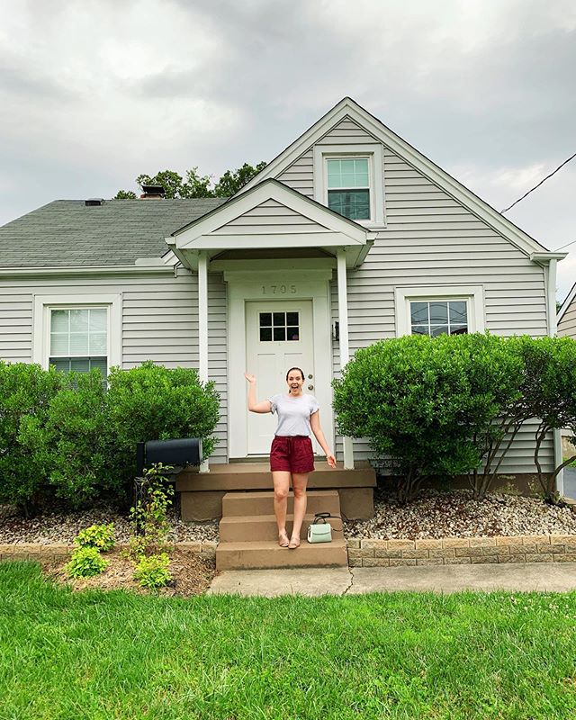 Does this house make me look like an adult? 😜🏡🔑🎉