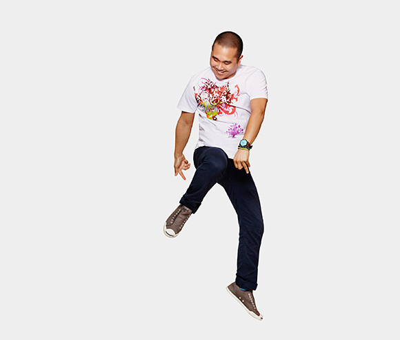 104831_C2_Tshirt_Uniqlo_McGinness_Decorative_Swirls_S_2.jpg