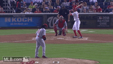 070715_cin_cueto_shimmy_med_6zgmpgi4.gif