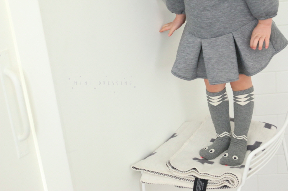 snake socks grey 3.png