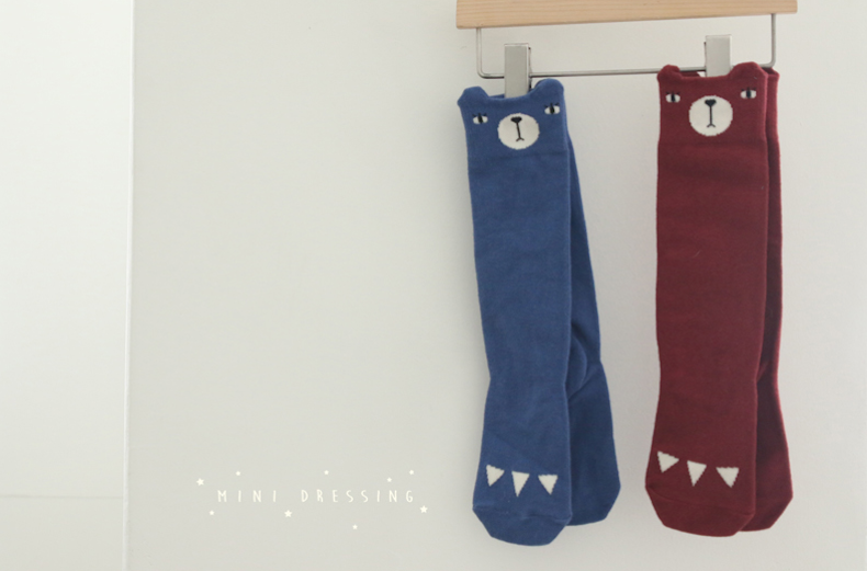 bear knee socks 1.png