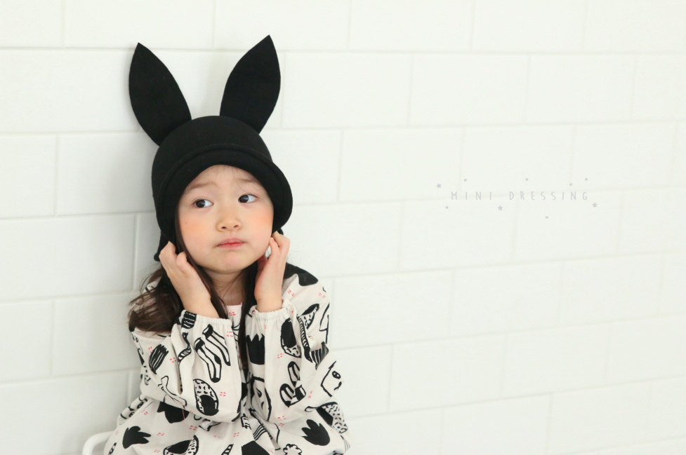 bunny hat black 1.png