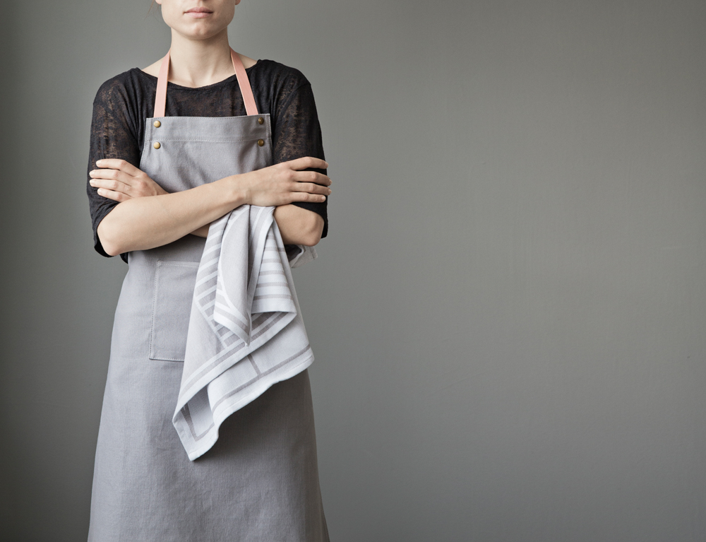 apron leather grey 2.jpg