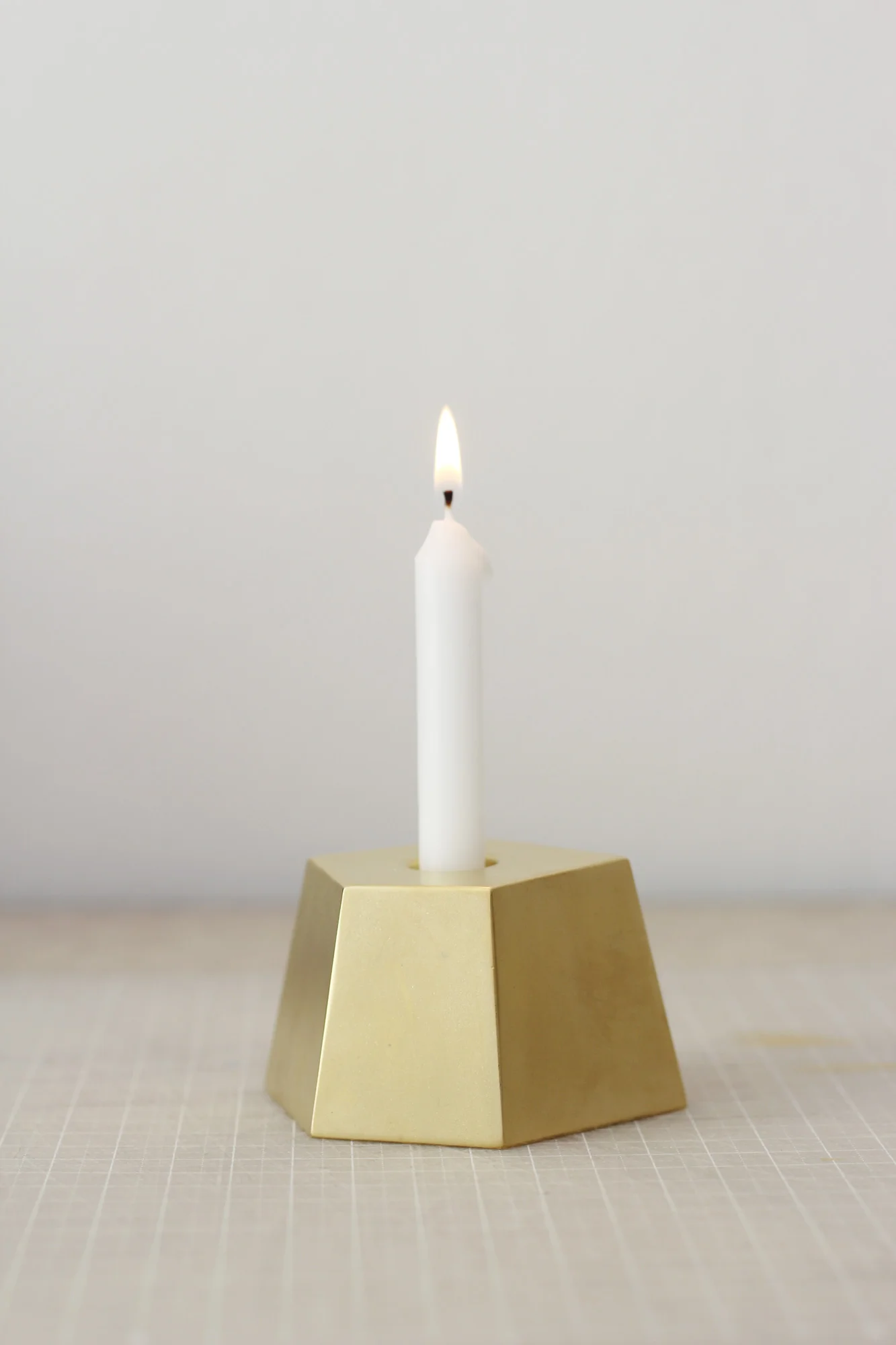 Tatete-M_candle.jpg