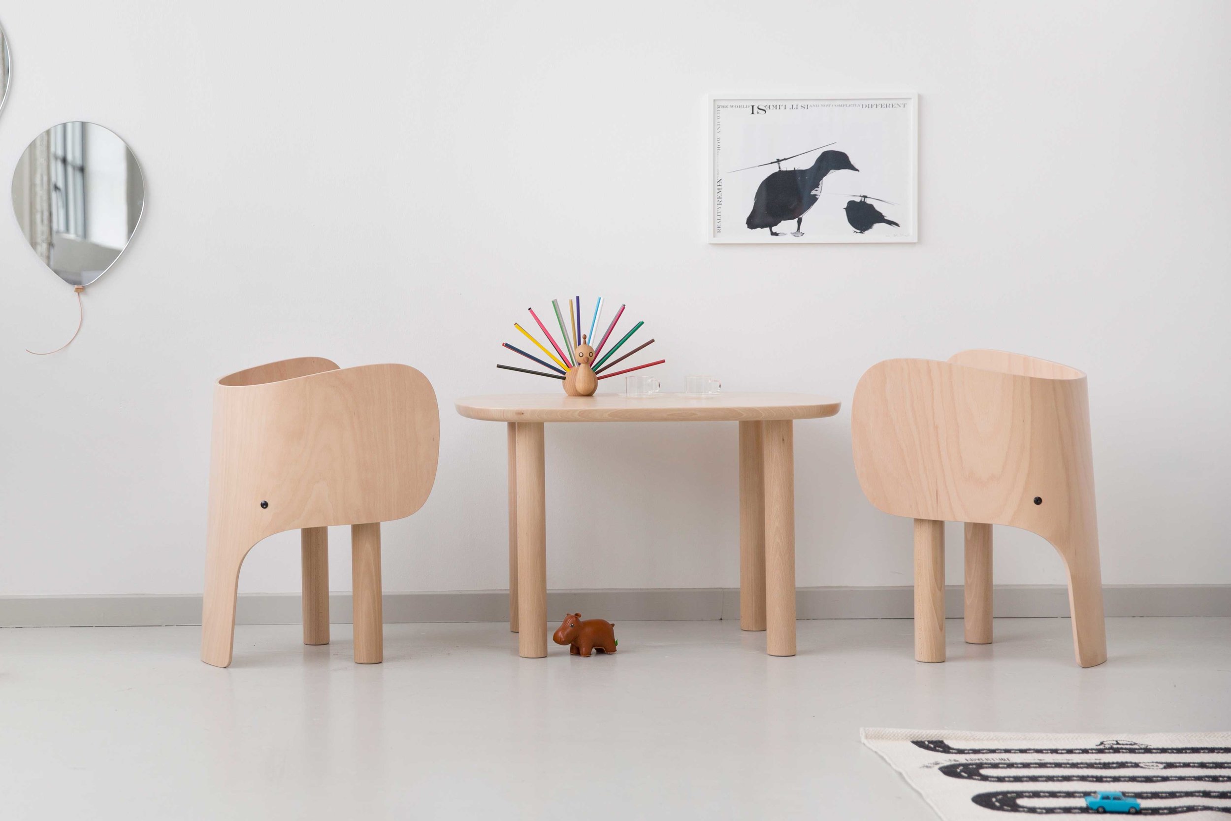 Elephant-chair-and-table.jpg