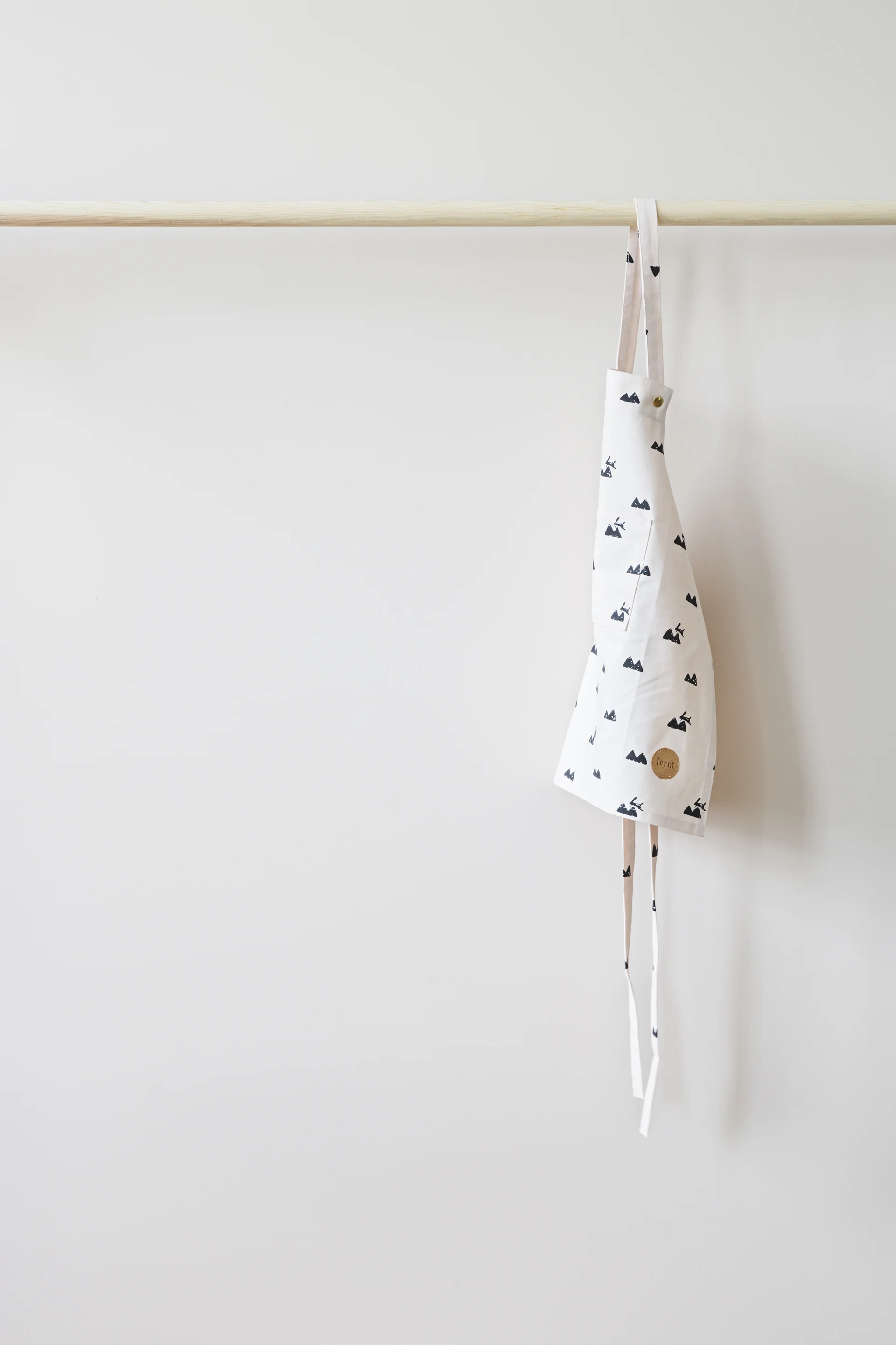 apron kids rabbit 4.jpg