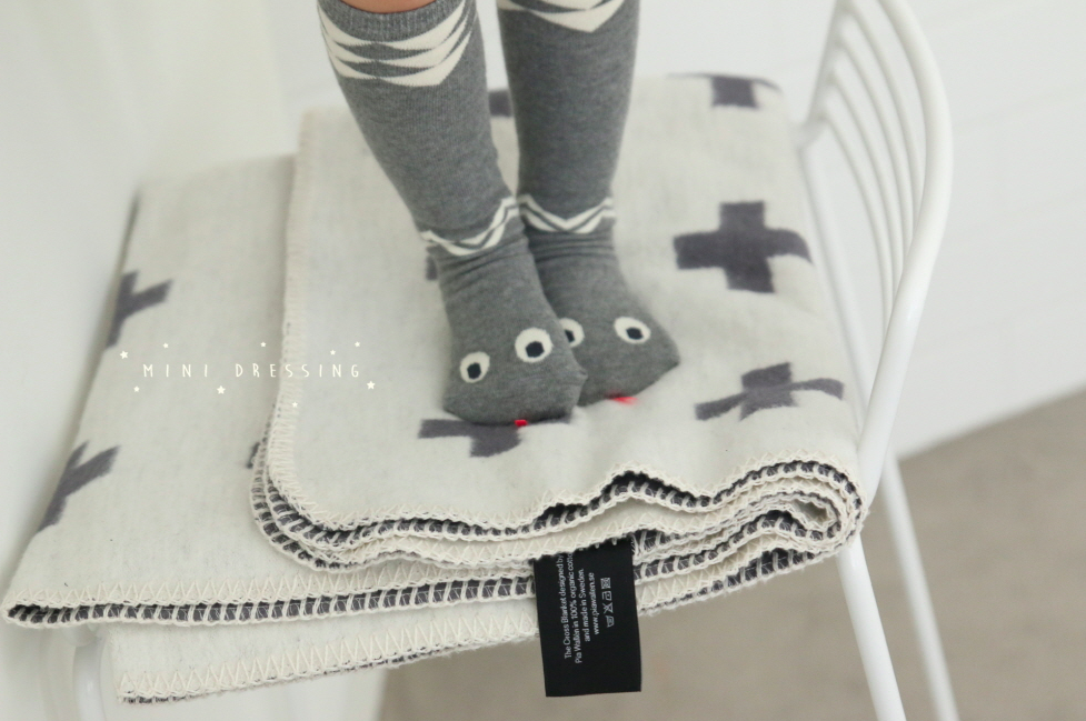 snake socks grey 5.png
