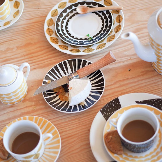 saucer-stripesneverwearout-black-big 3.jpg