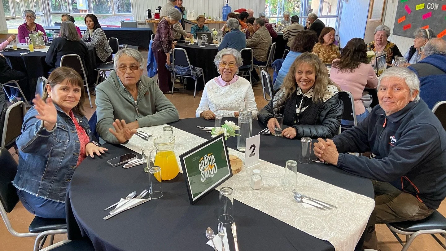 &iexcl;Hermosa Cena especial para nuestros hermanos de A&ntilde;os Dorados! Gracias Se&ntilde;or por tu provisi&oacute;n 🤍🙏