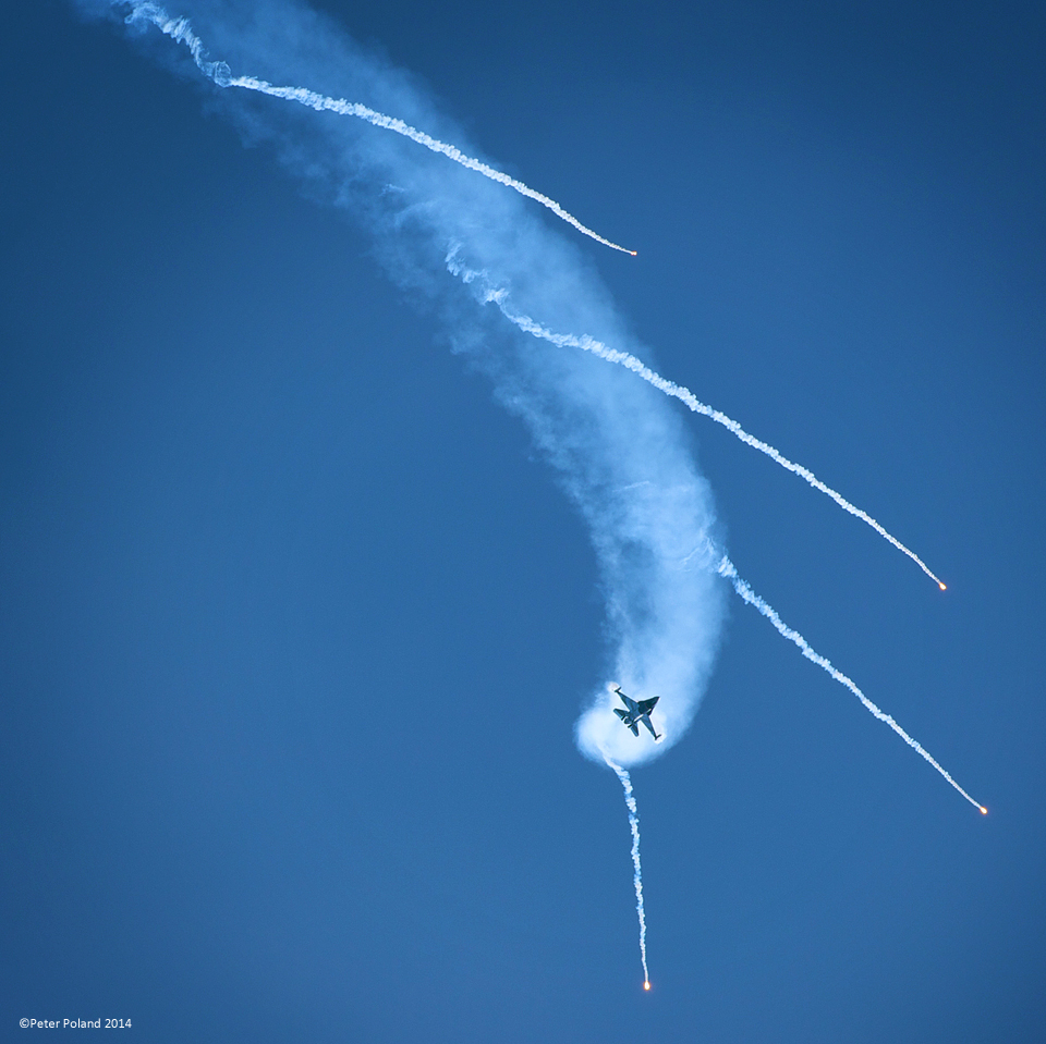 F-16 with flares