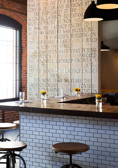 ER_kitchenbar.jpg