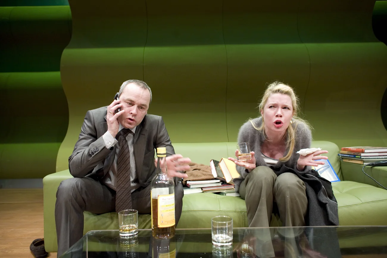 Reinout Bussemaker, Roos Ouwehand, Tjitske Reidinga, Marcel Hensema in God van de slachting van Theatergroep Suburbia