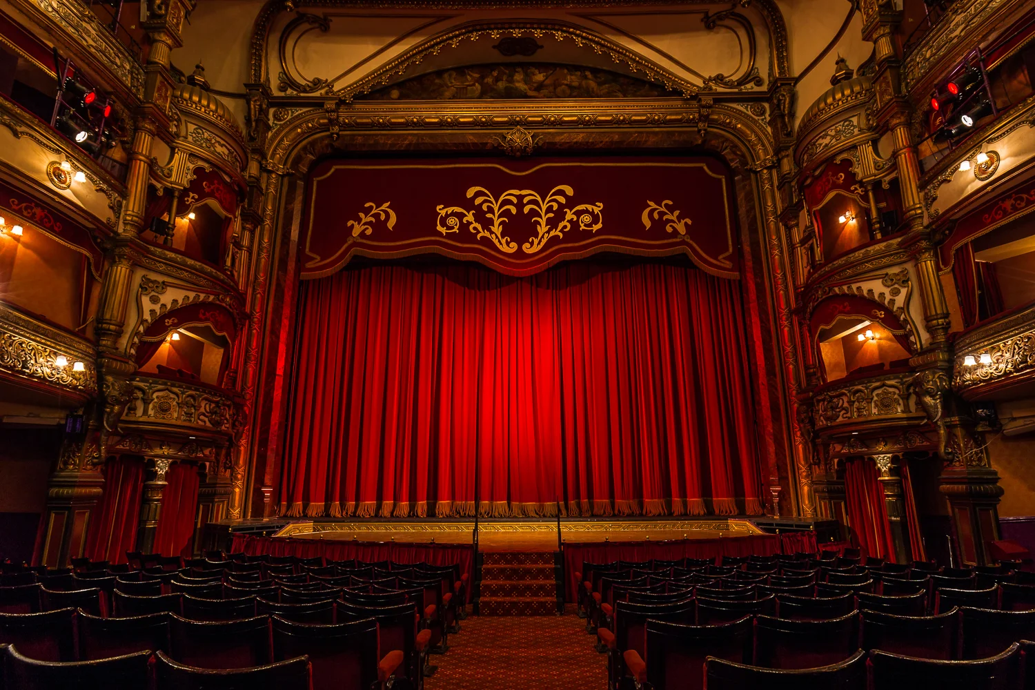 Bridal shoot at Grand Opera House Belfast