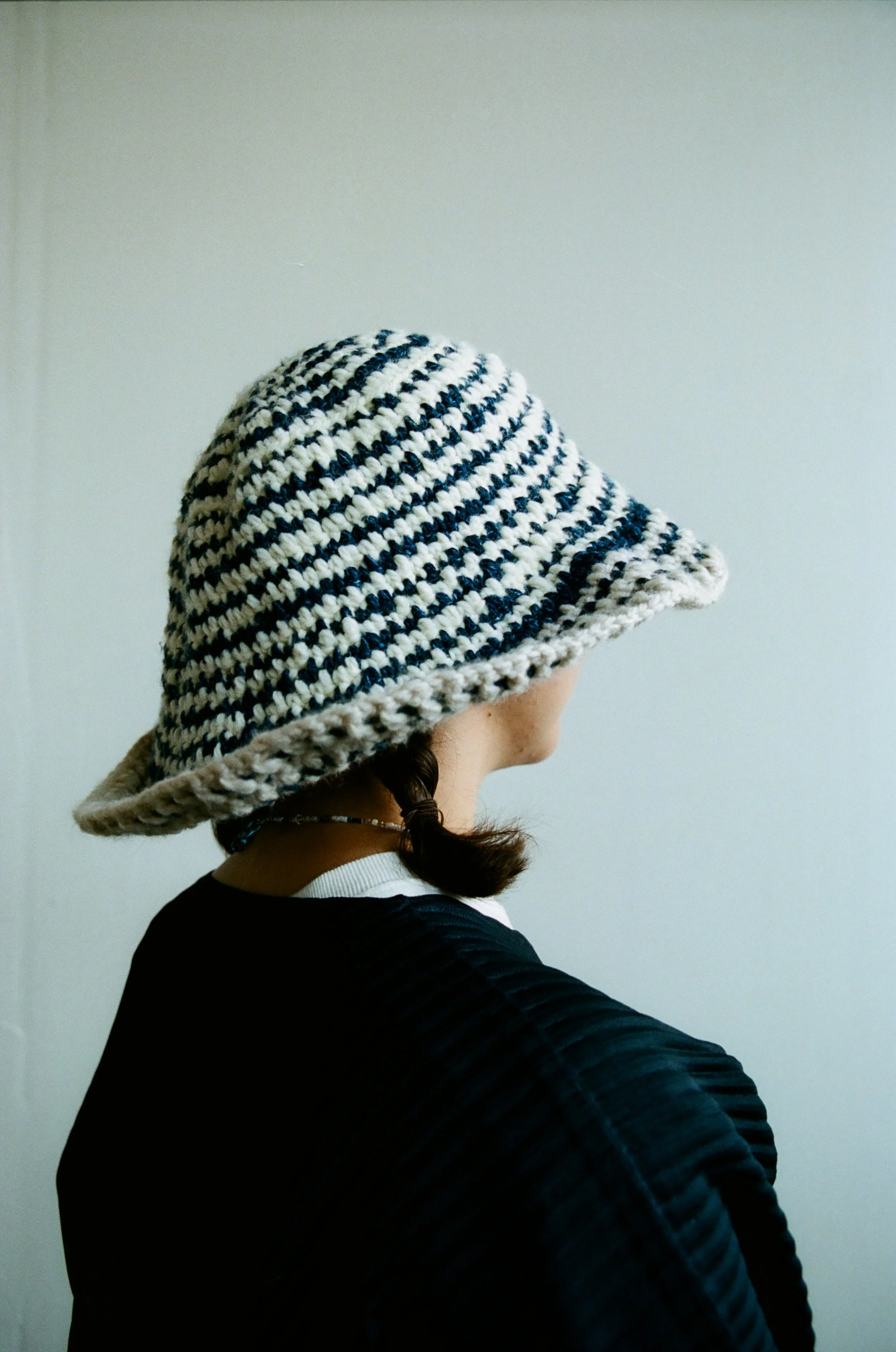 Hand crochet hat 012 — ELENA CREMONA