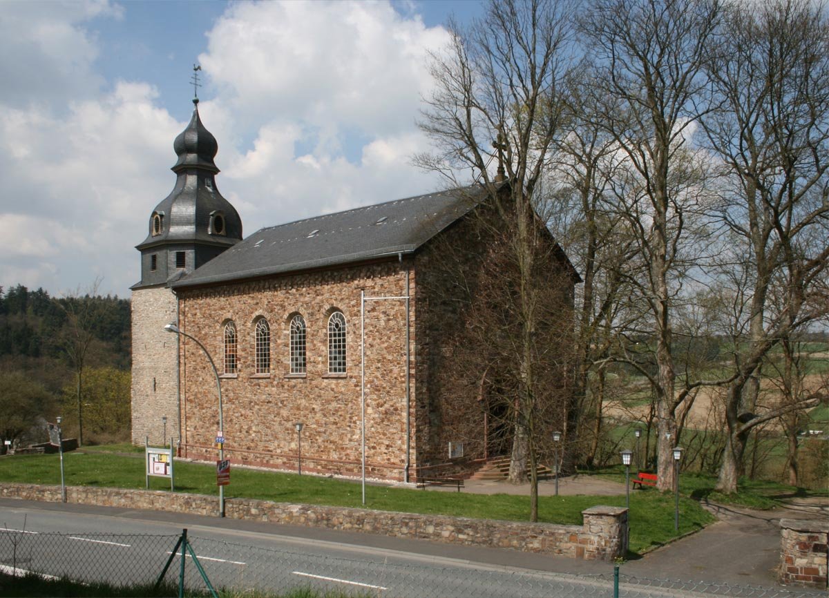 exterior photo sankt peter auf dem berg bleidenstadt