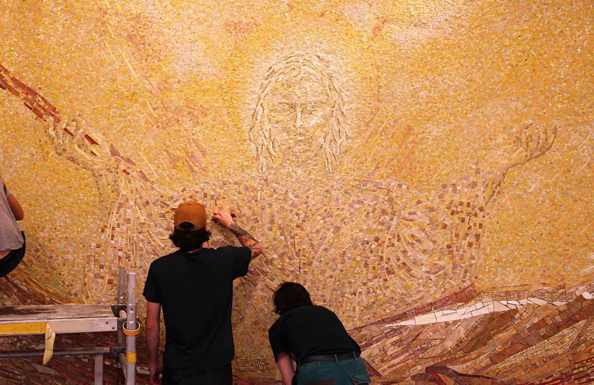 guy kemper Mayer'sche Hofkunstanstalt mosaic installation for chapel